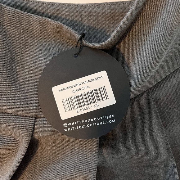 NWT White Fox Boutique gray mini skirt in size US XS - Picture 6 of 6